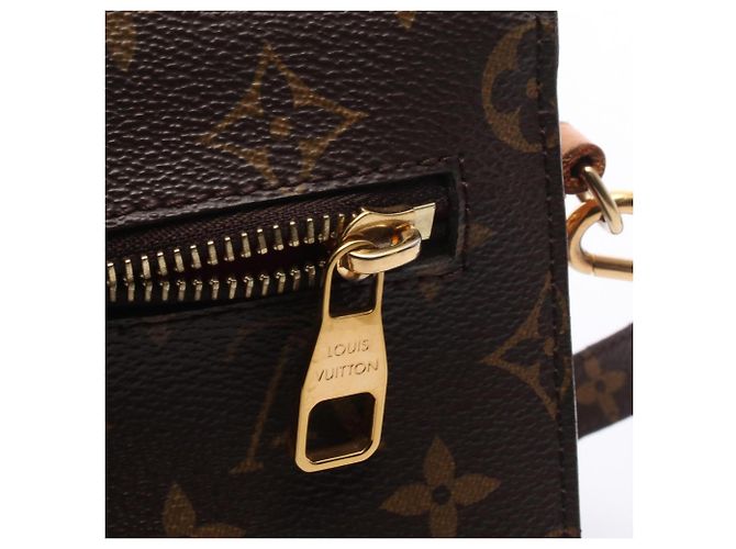 Sac à main Louis Vuitton Pochette Metis MM - vue 8