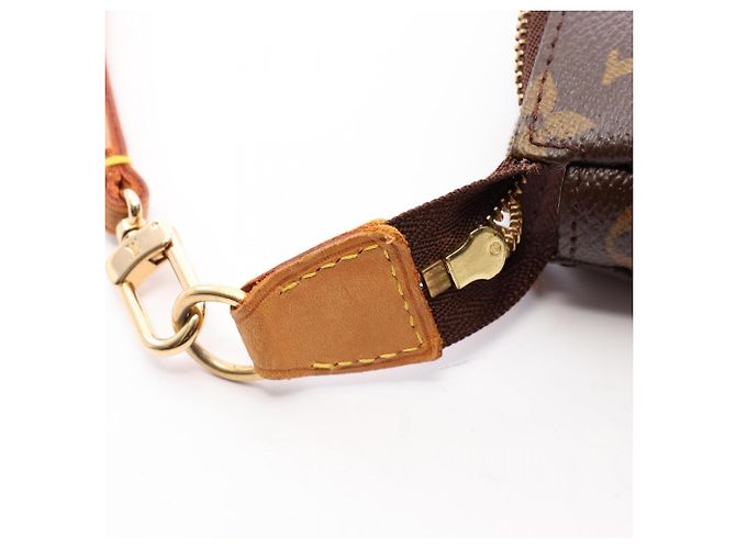 Louis Vuitton Pochette Accessoires Monogram Panda Handbag - vista 6