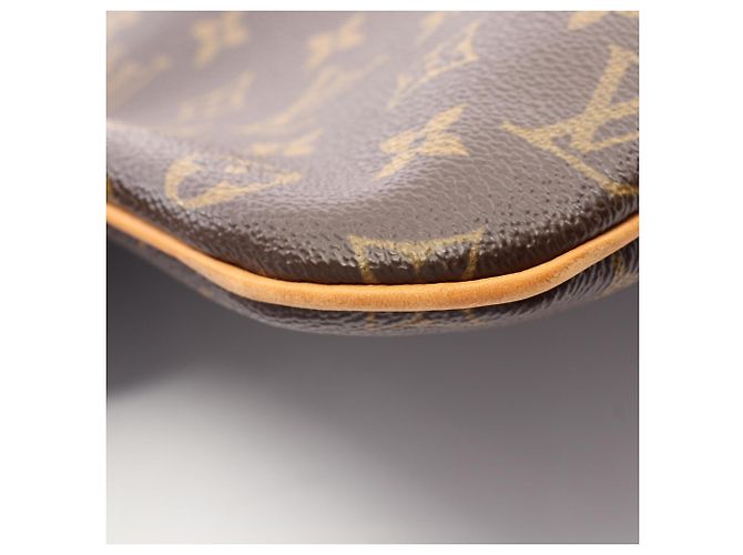 Louis Vuitton Pochette Bosphore Shoulder Bag - view 7