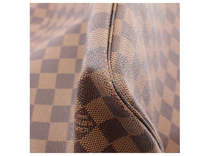 Louis Vuitton Neverfull MM Tote Bag - view 9