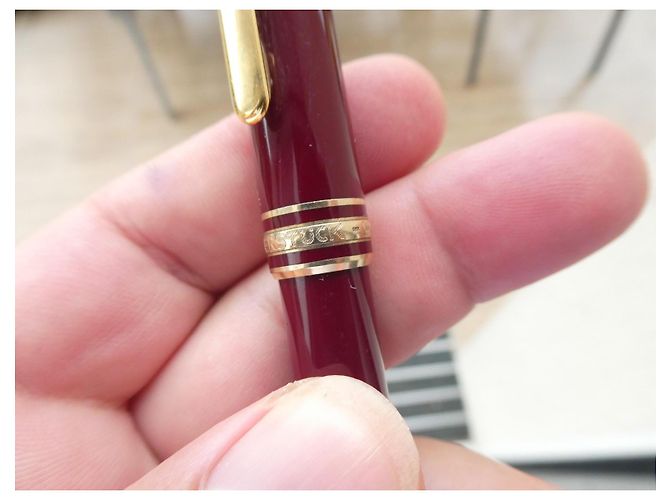 Montblanc Meisterstück Classique Stylo Bille Bordeaux et Or - vue 4