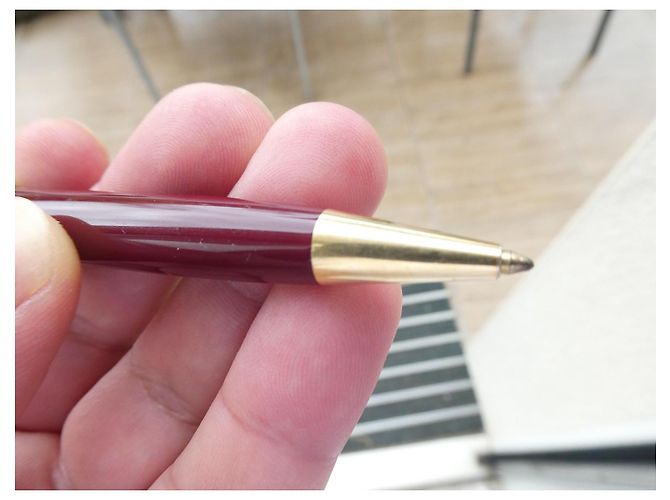 Montblanc Meisterstück Classique Stylo Bille Bordeaux et Or - vue 7