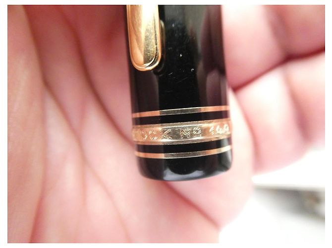 Montblanc Meisterstück 149 Stylo Plume Or et Noir - vue 6