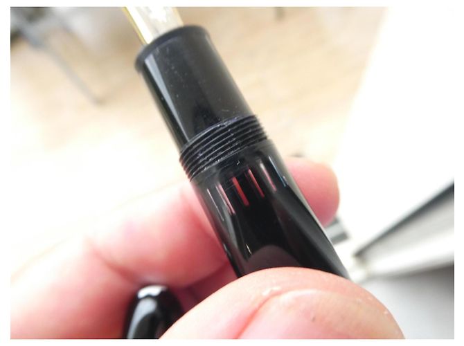 Montblanc Meisterstück 149 Stylo Plume Or et Noir - vue 9
