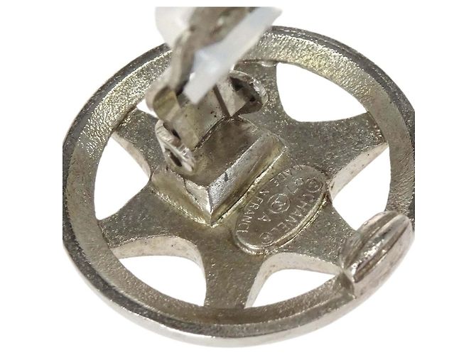 Chanel Vintage Cut-out CC Clip-On Metal - vista 5