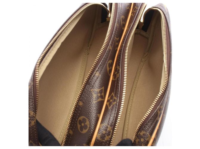 Louis Vuitton Reporter PM Shoulder Bag - vista 3