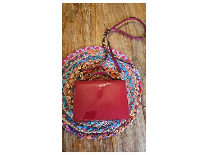 mala Louis Vuitton Monceau BB Vernis Vermelha - vista 4