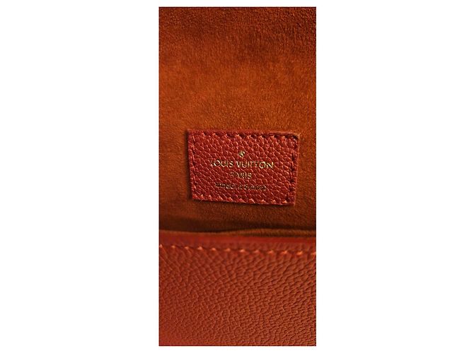 Bolsa de ombro Louis Vuitton Juno em couro vermelho - vista 6