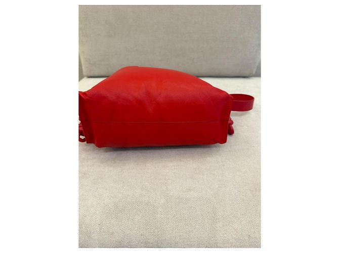 Loewe Flamenco Mini Borsa Secchiello Pelle Rossa - vista 3