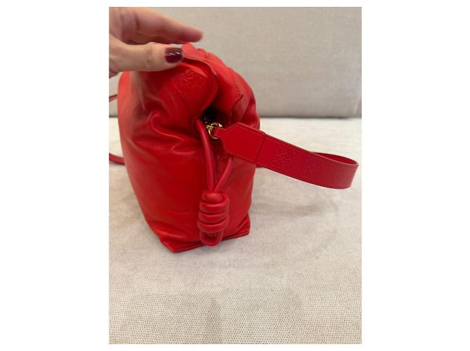 Loewe Flamenco Mini Borsa Secchiello Pelle Rossa - vista 5