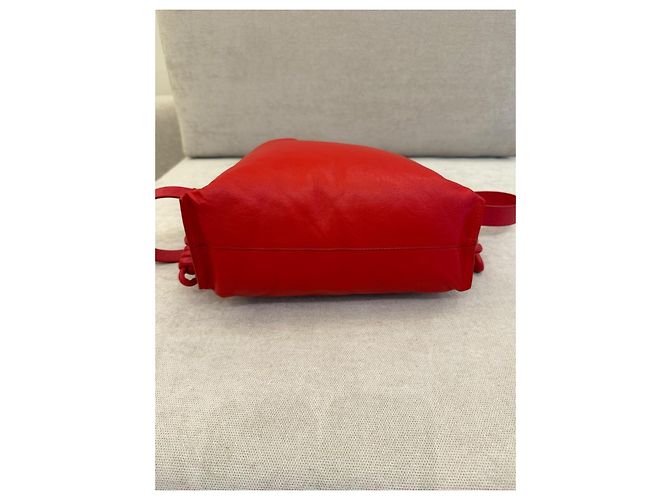 Loewe Flamenco Mini Borsa Secchiello Pelle Rossa - vista 7
