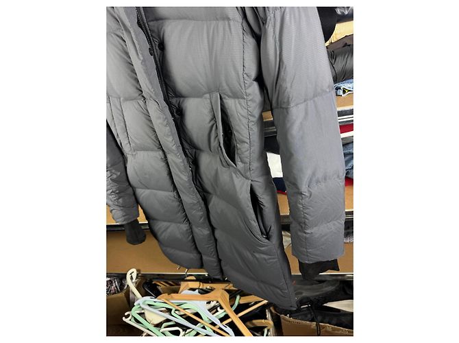 Abrigo Canada Goose Alliston Plegable Mujer Gris 5077L MSRP $1,050 Talla XS - vista 12