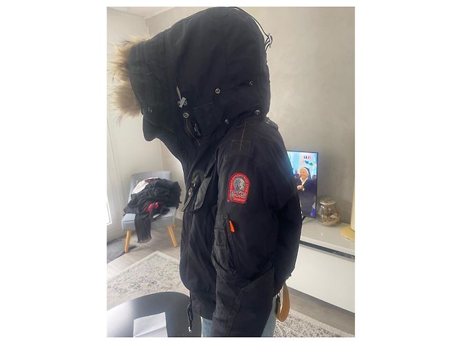 Parajumpers Schwarze Bomberjacke mit Pelzkapuze - Ansicht 15