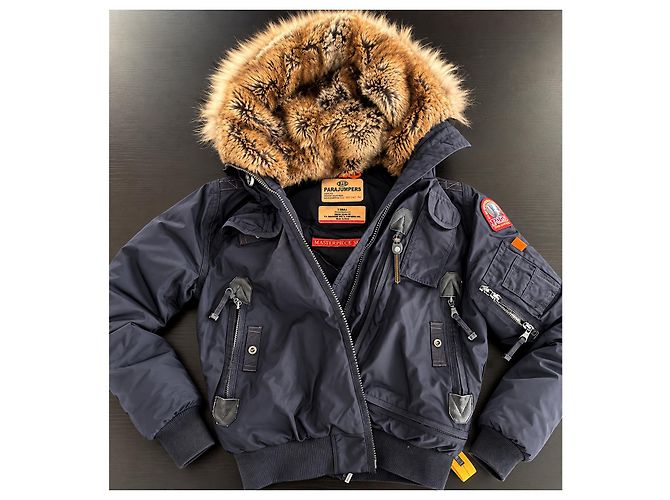Parajumpers Schwarze Bomberjacke mit Pelzkapuze - Ansicht 2