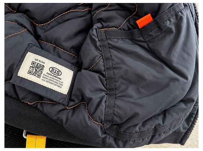 Parajumpers Schwarze Bomberjacke mit Pelzkapuze - Ansicht 5