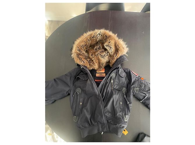 Parajumpers Schwarze Bomberjacke mit Pelzkapuze - Ansicht 8