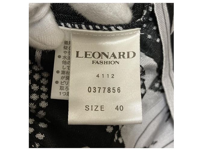 Vestido LEONARD de seda con estampado floral y pedrería - vista 9