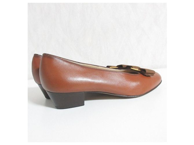 Salvatore Ferragamo Vara Lederpumps - Ansicht 2