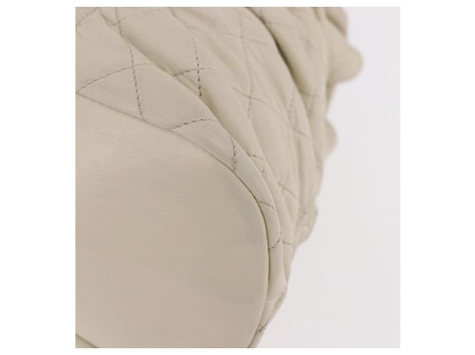 Borsa a tracolla CHANEL Chain Matelasse in pelle d'agnello Ivory Silver CC - vista 15