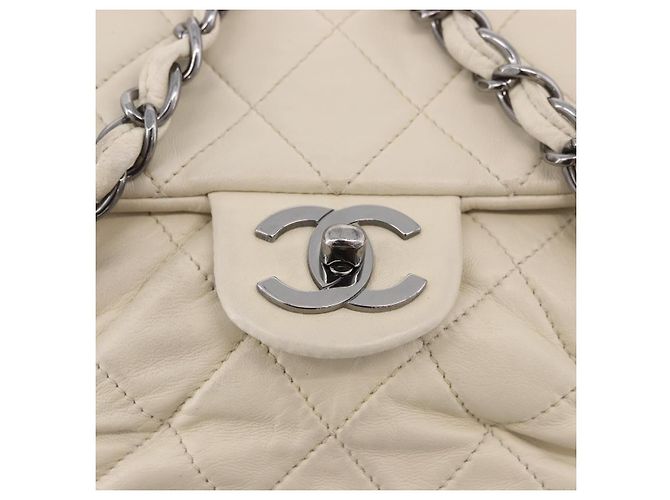Borsa a tracolla CHANEL Chain Matelasse in pelle d'agnello Ivory Silver CC - vista 18