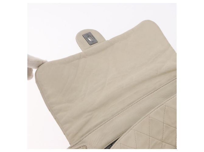 Borsa a tracolla CHANEL Chain Matelasse in pelle d'agnello Ivory Silver CC - vista 19