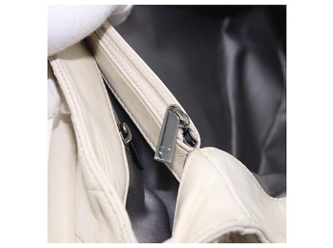 Borsa a tracolla CHANEL Chain Matelasse in pelle d'agnello Ivory Silver CC - vista 27