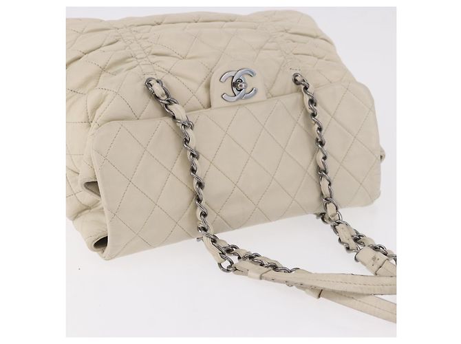Borsa a tracolla CHANEL Chain Matelasse in pelle d'agnello Ivory Silver CC - vista 6