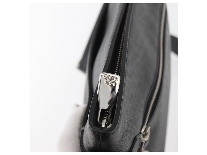 LOUIS VUITTON Borsa a tracolla Sasha Taiga Ardoise M32712 LV - vista 10