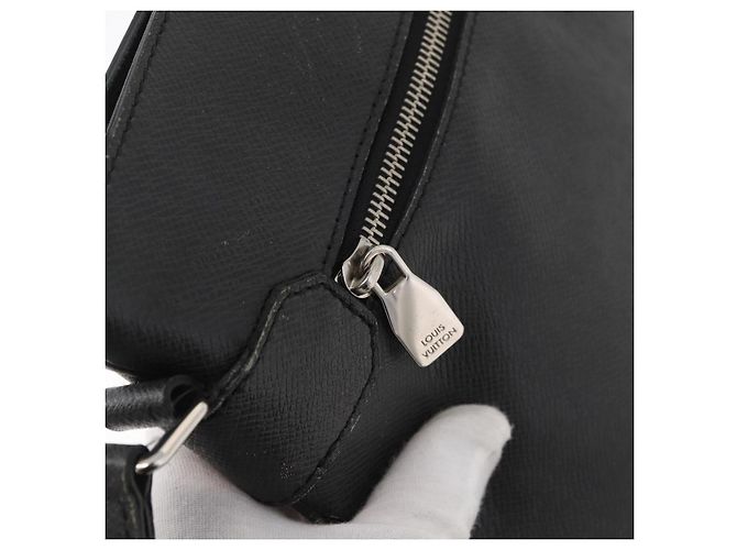 LOUIS VUITTON Borsa a tracolla Sasha Taiga Ardoise M32712 LV - vista 17
