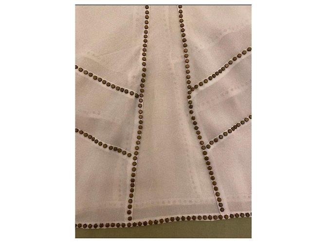 Top sem mangas DKNY de seda branca com tachas - vista 2