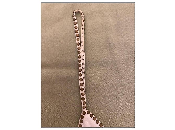 Top sem mangas DKNY de seda branca com tachas - vista 5