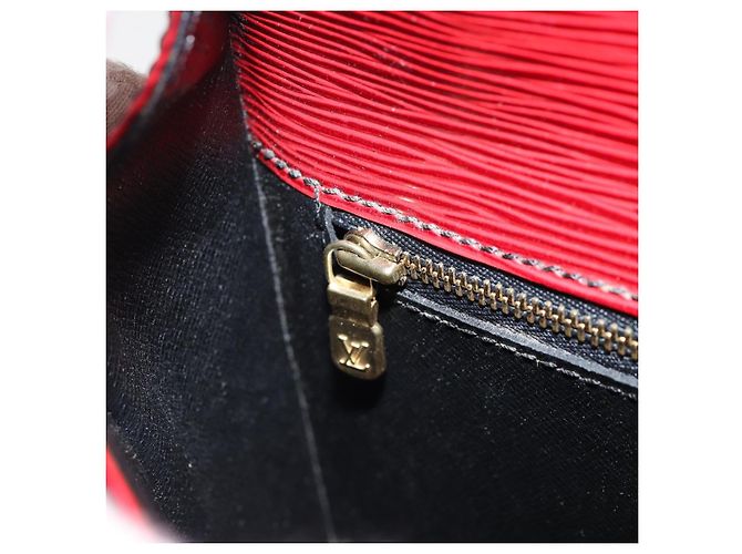 Borsa a tracolla LOUIS VUITTON Epi Saint Cloud GM Rossa M52197 LV - vista 24