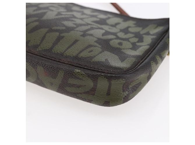LOUIS VUITTON Graffiti Pochette Accessoires Pouch Khaki M92191 LV - vue 16