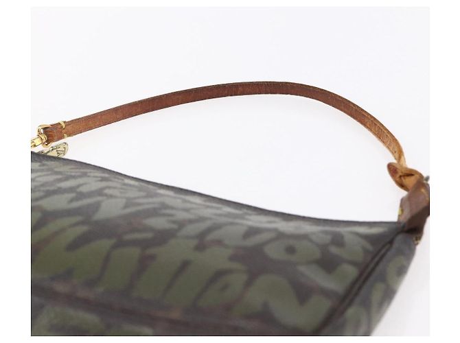LOUIS VUITTON Graffiti Pochette Accessoires Pouch Khaki M92191 LV - vue 8