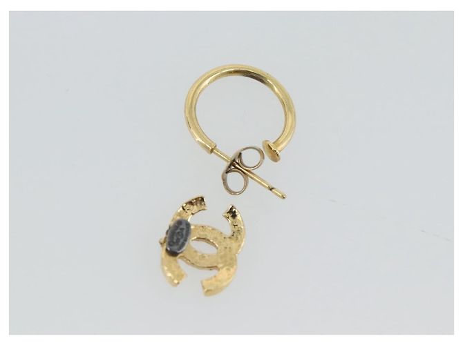 Timeless CHANEL Pierce metal Gold Tone CC - vista 11