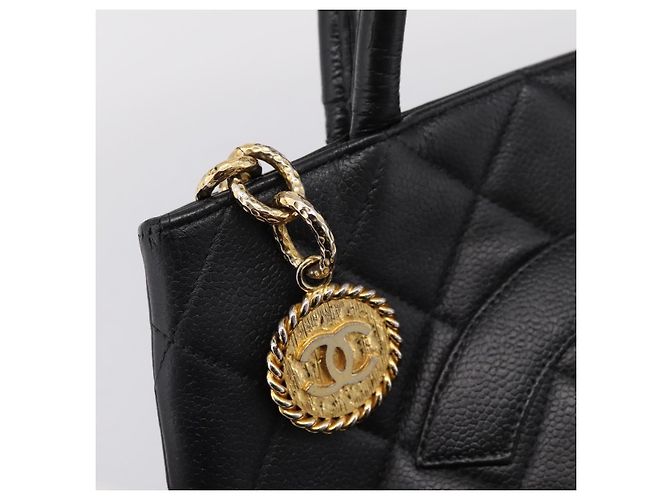 Borsa Tote Standard CHANEL Pelle Caviar Nero Oro CC - vista 19
