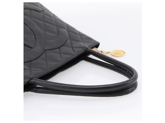 Borsa Tote Standard CHANEL Pelle Caviar Nero Oro CC - vista 7