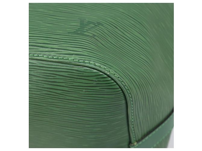 Borsa a tracolla LOUIS VUITTON Epi Petit Noe Green M44104 LV - vista 16