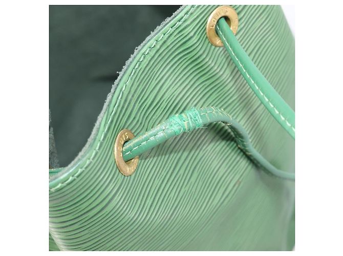 Borsa a tracolla LOUIS VUITTON Epi Petit Noe Green M44104 LV - vista 22