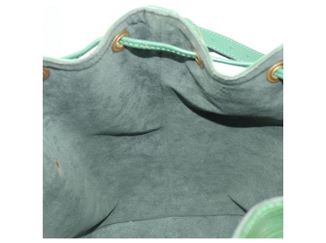 Borsa a tracolla LOUIS VUITTON Epi Petit Noe Green M44104 LV - vista 23