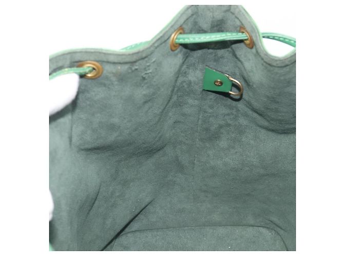 Borsa a tracolla LOUIS VUITTON Epi Petit Noe Green M44104 LV - vista 24