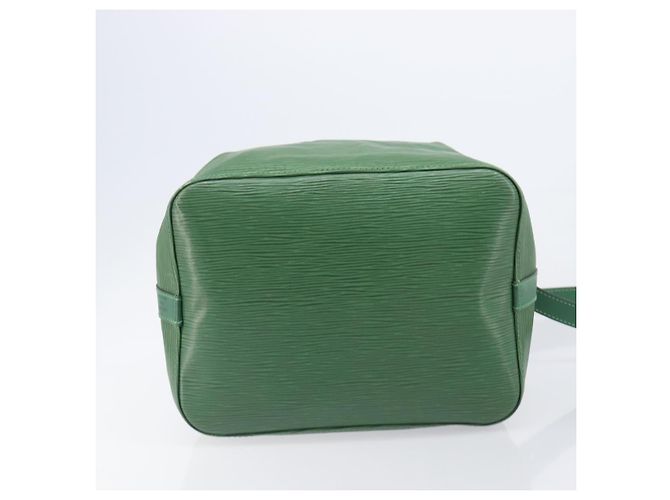 Borsa a tracolla LOUIS VUITTON Epi Petit Noe Green M44104 LV - vista 5