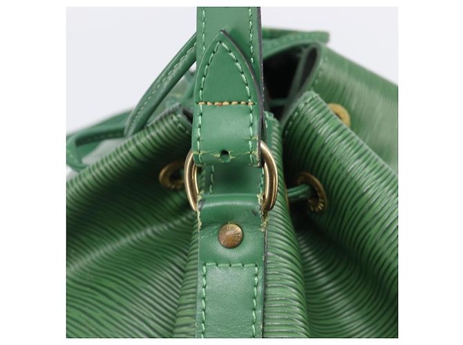 Borsa a tracolla LOUIS VUITTON Epi Petit Noe Green M44104 LV - vista 9