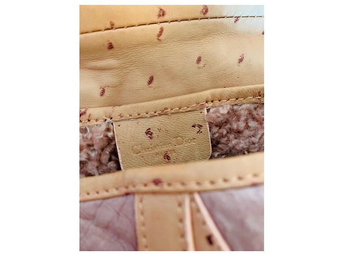 Dior Saddle Tasche aus Leder und Shearling - Ansicht 18