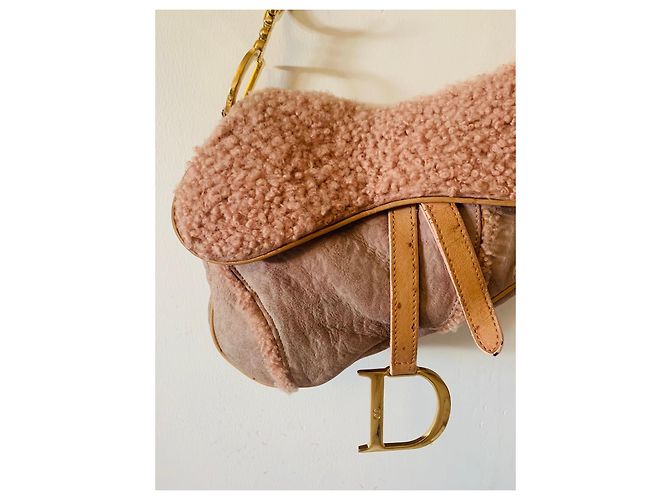 Dior Saddle Tasche aus Leder und Shearling - Ansicht 4