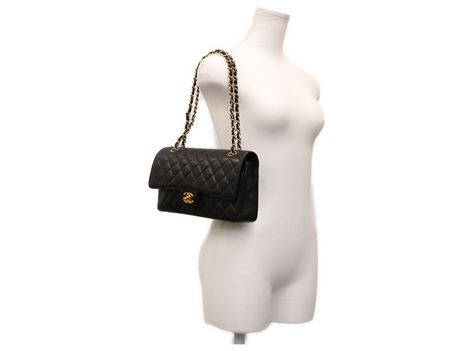 Timeless Borsa a tracolla Chanel in pelle caviar nera matelassé - vista 11