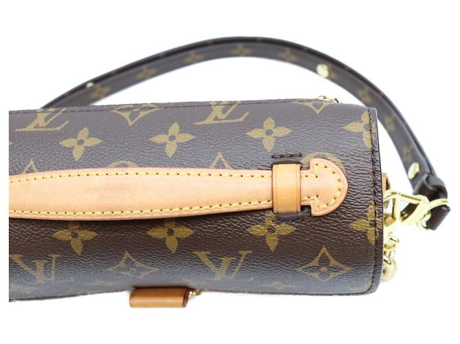 Bolsa de Ombro Louis Vuitton Monogram Pochette Metis EW - vista 8