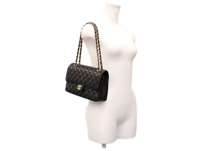 Borsa a tracolla Chanel A01112 in pelle caviar nera matelassé - vista 11