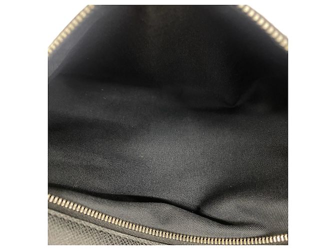 Sac d'affaires Louis Vuitton Igor en cuir Taiga - vue 10