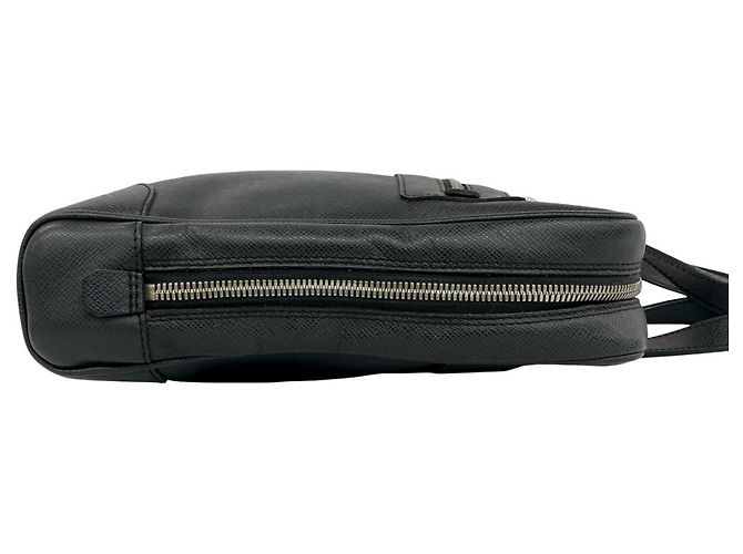 Sac d'affaires Louis Vuitton Igor en cuir Taiga - vue 6